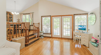 649 Hylan Blvd Staten Island, NY 10305